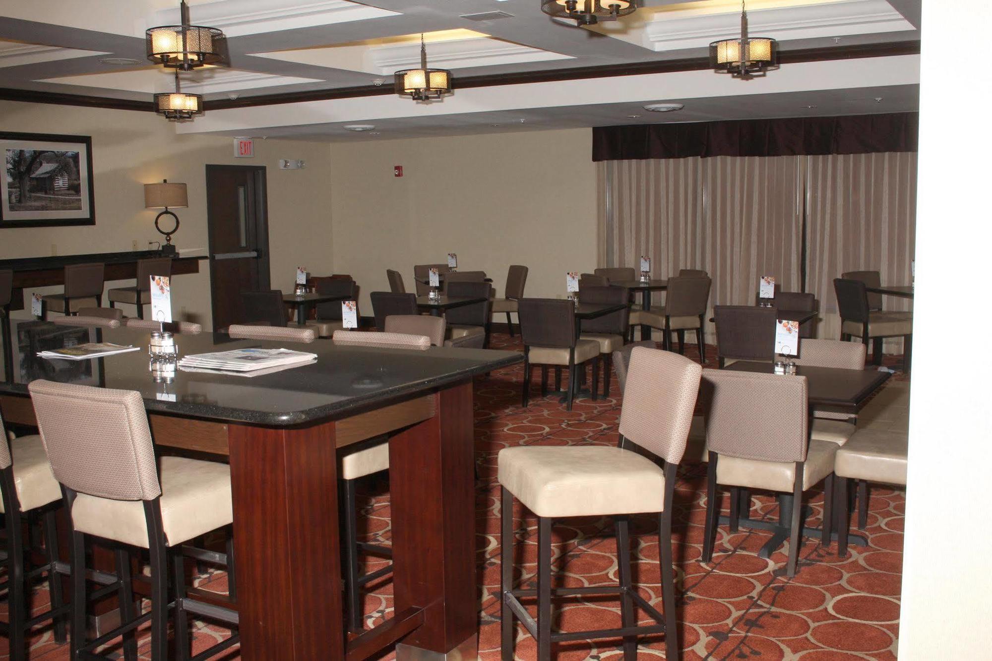 Holiday Inn Express & Suites Cumberland - La Vale By Ihg מראה חיצוני תמונה